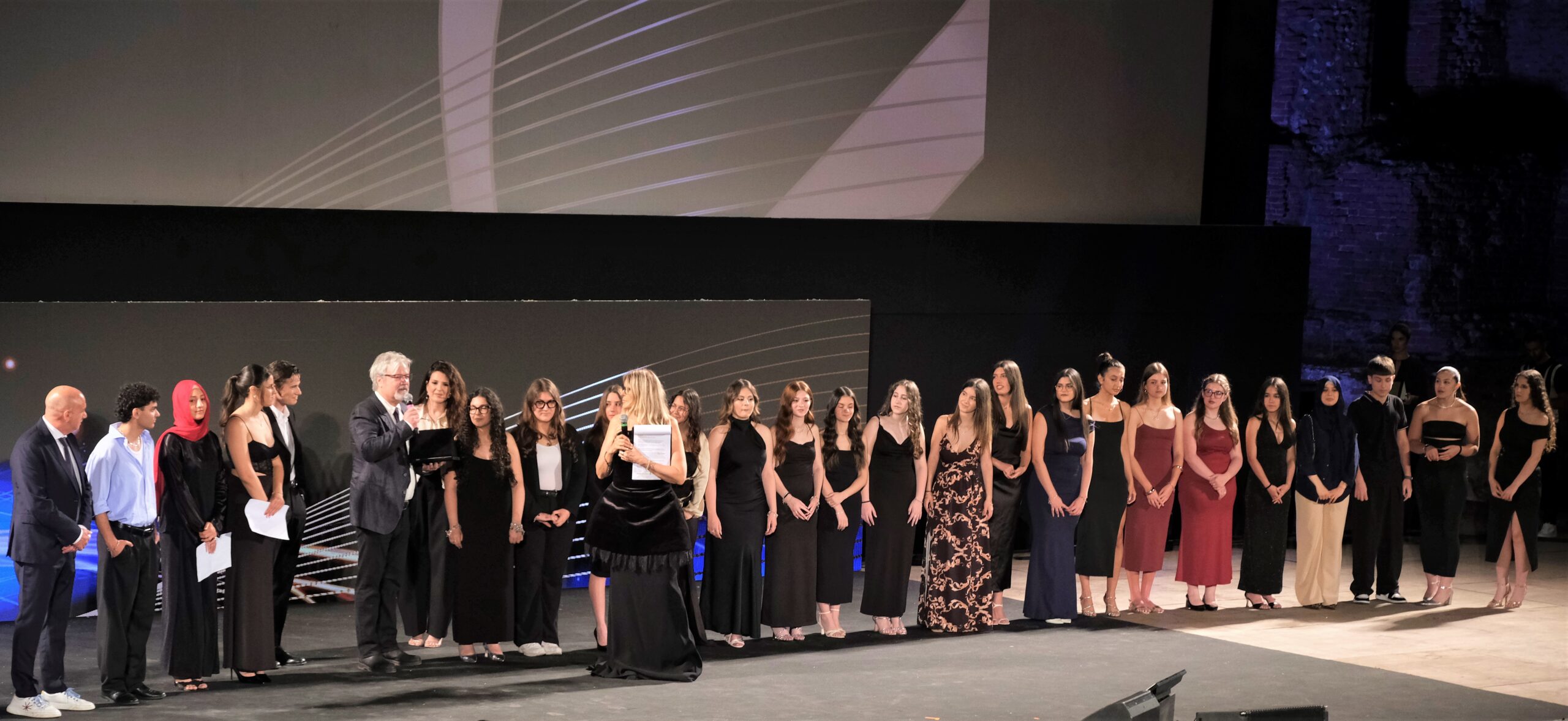 Taormina Film Festival, una 72ª edizione fantasmagorica tra star internazionali, cinema ed eventi.
